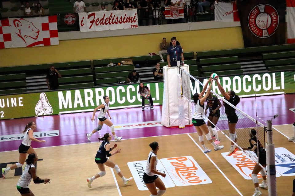 Azione di gioco PanBiscò Altamura - Cremonese